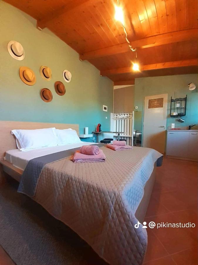 Markópoulon Pikinas Studios Near Ath Airport מראה חיצוני תמונה