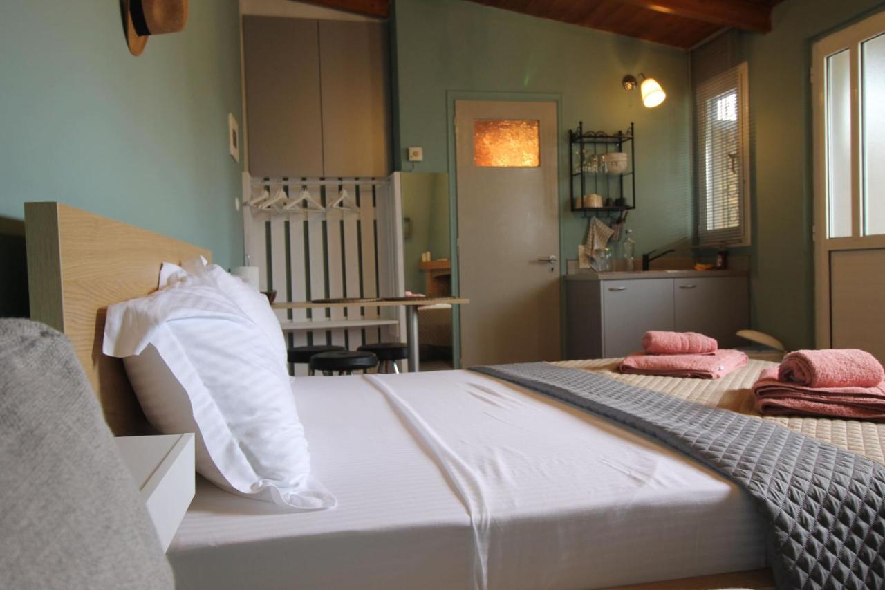 Markópoulon Pikinas Studios Near Ath Airport מראה חיצוני תמונה