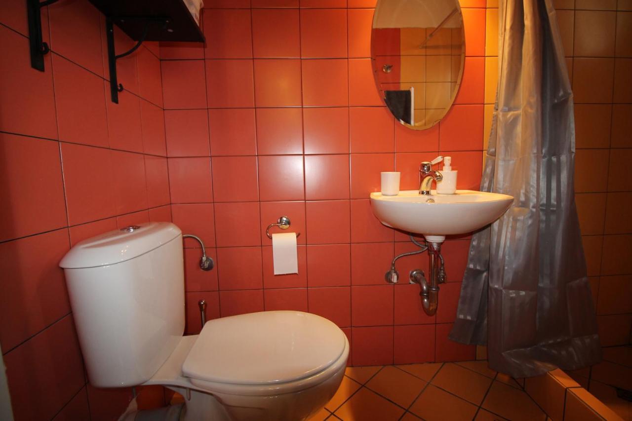 Markópoulon Pikinas Studios Near Ath Airport מראה חיצוני תמונה